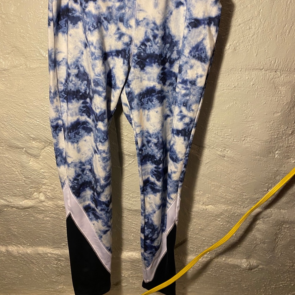 Blue tie dye leggings